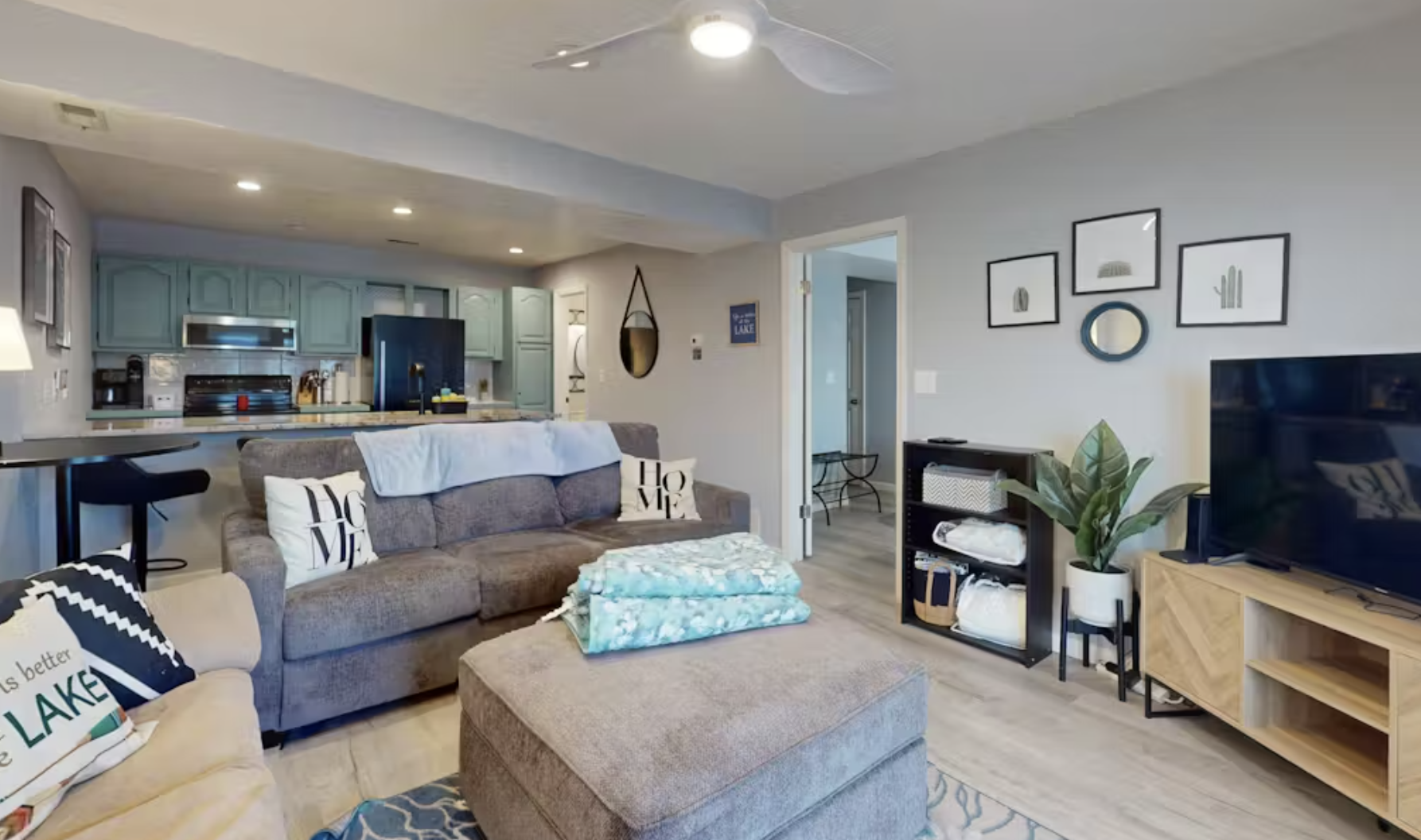 Lakeside vacation rental cottages at Lake of the Ozarks